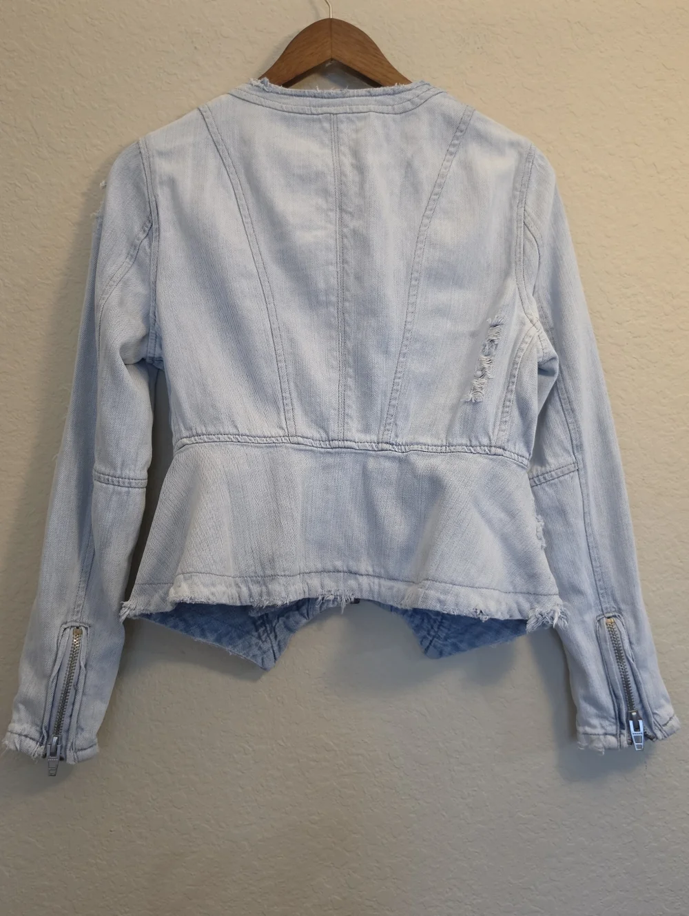 Blank NYC Denim Jean Jacket Womens‎ Small Light Wash Full Zip Distressed 90s Y2K